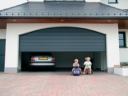 Cardale Thermaglide roller door